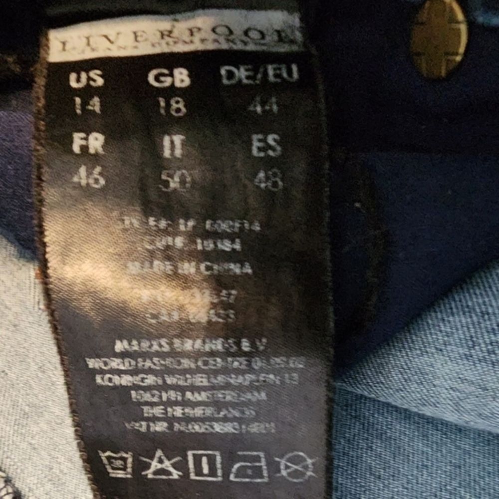 Liverpool Like New Jeans. Skinny Capri. Stretch. Size 14. - Picture 10 of 12